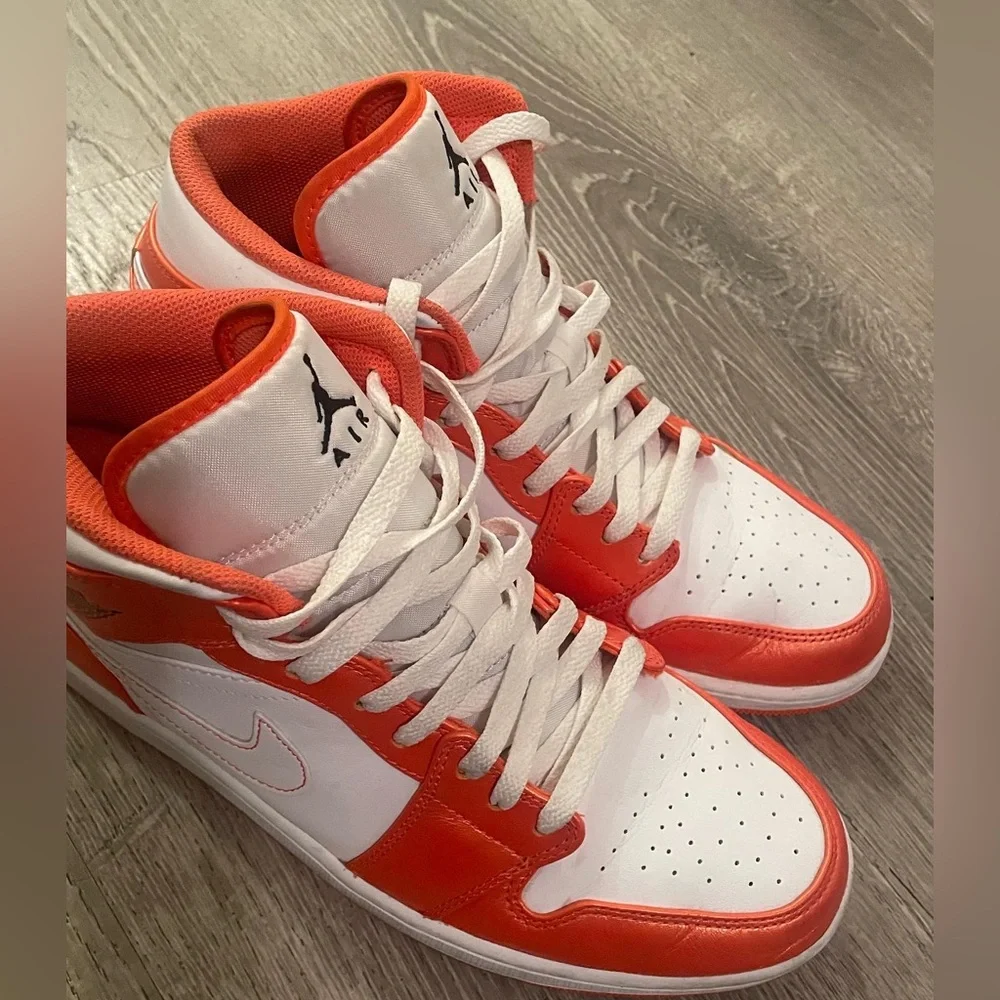 Jordan OG High - Picture 2 of 7